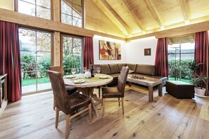 Dining - Cabin in Ainring with swimming pool (Ainring)