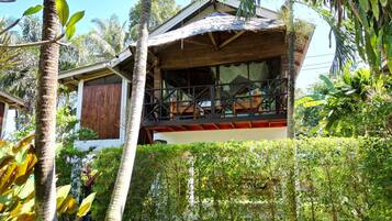 Budget Garden Loft | Peti besi dalam bilik, Wi-fi percuma, cadar katil