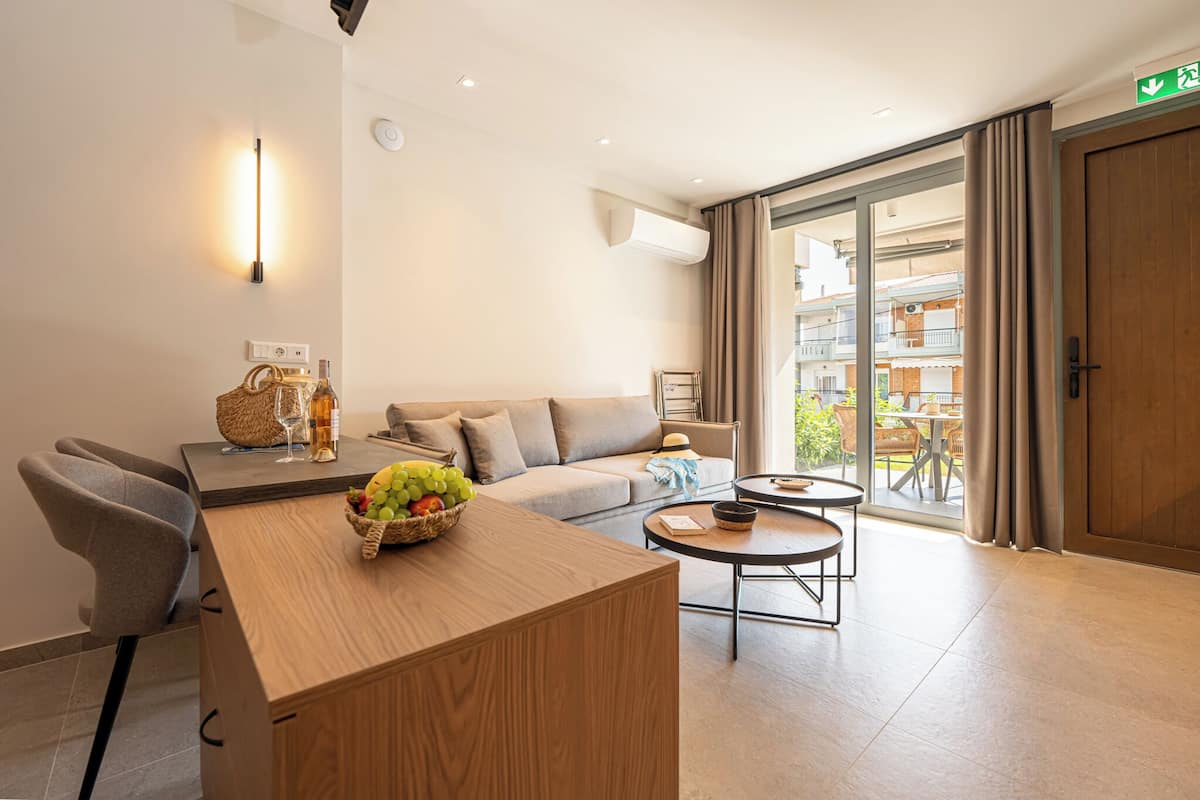 Luxury Garden View Apartment | Ferros/tábuas de passar roupa, berços grátis, Wi-Fi de cortesia