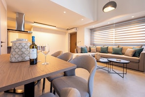 Deluxe Sea View Maisonette | Restaurantes