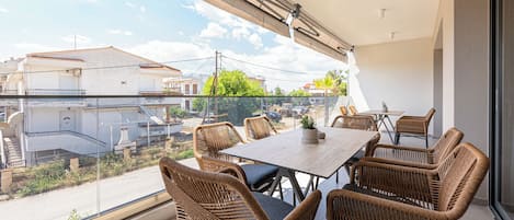 Comfort Maisonette | Outdoor dining