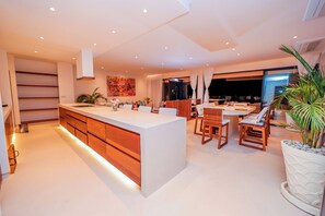 Penthouse Cao cấp, quang cảnh biển | Bếp riêng