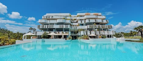 3 室外游泳池
