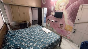 Egyptian cotton sheets, premium bedding, free WiFi