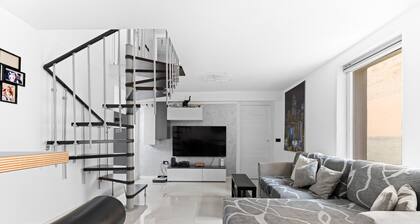 20m from Milan | Independent Villa with Parking Space