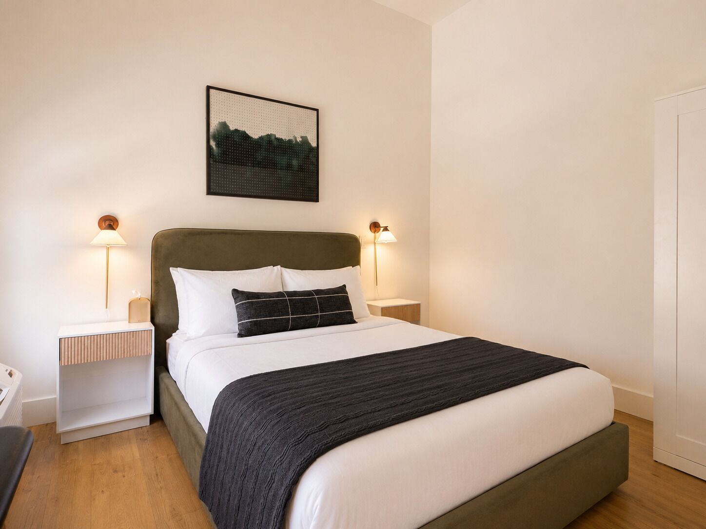 Deluxe Apartment, 2 Bedrooms | Desk, laptop workspace, iron/ironing board, WiFi (free)
