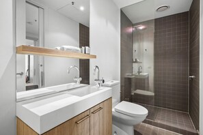Bathroom - Poolside 2-Bed Apartment in South Yarra (South Yarra)