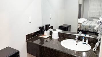 Shower, towels