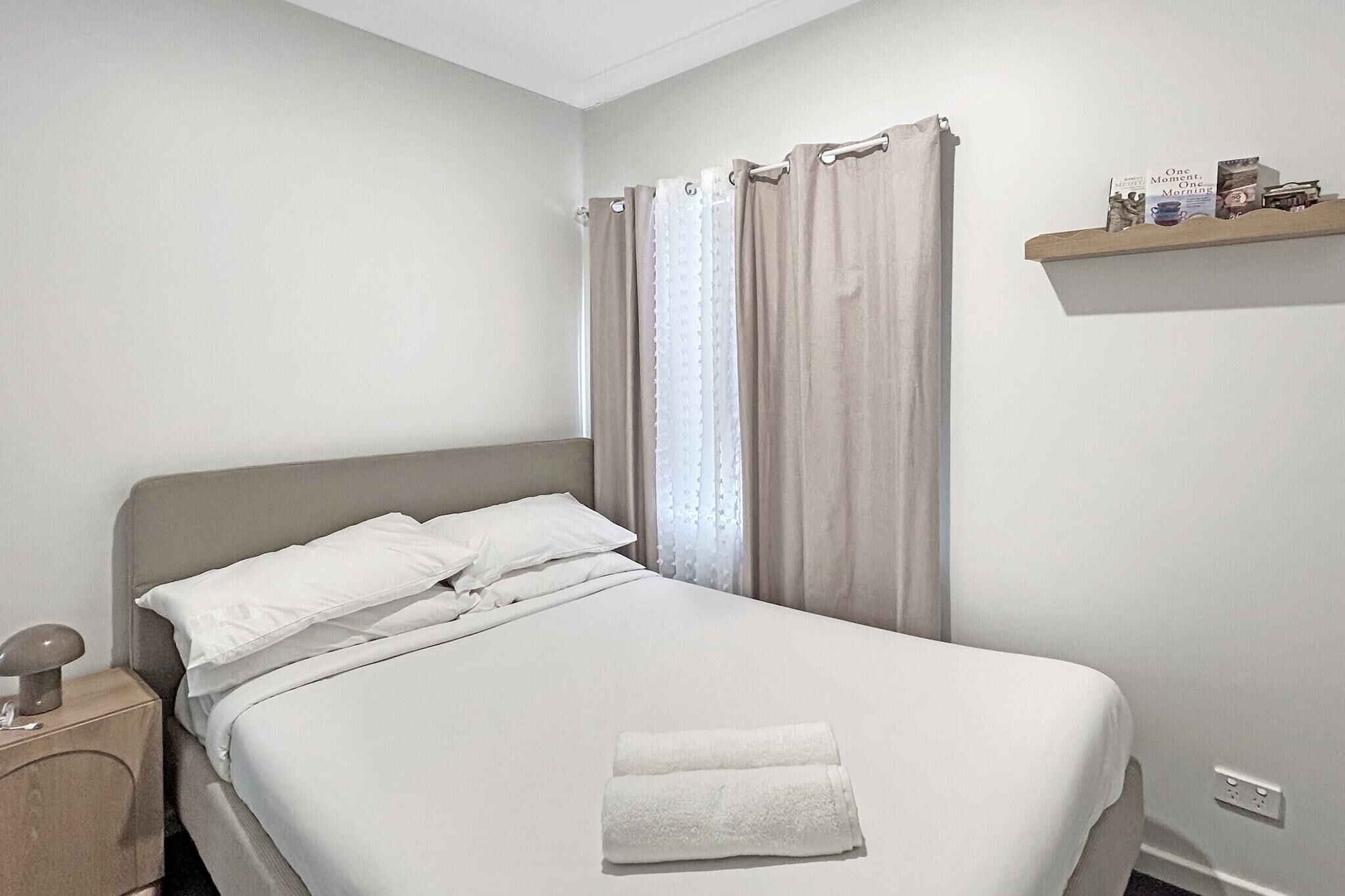 Iron/ironing board, internet, bed sheets