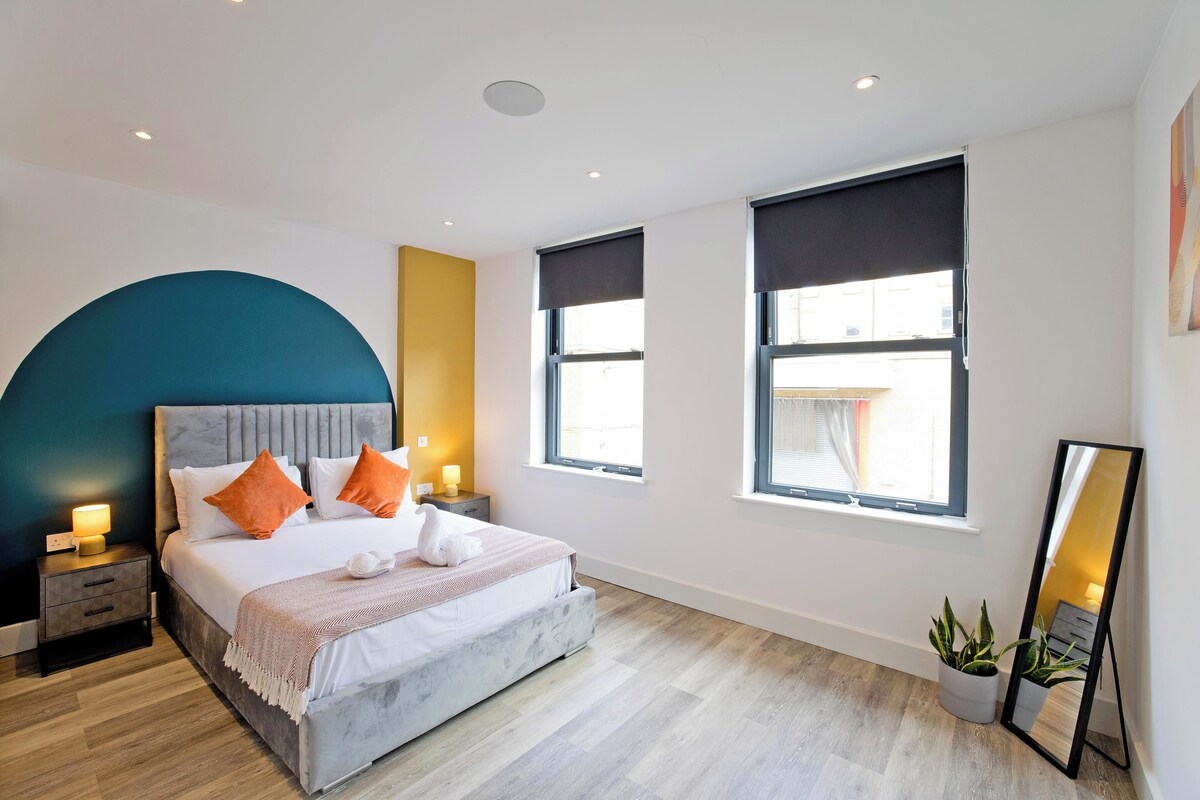 Apartment, 2 Bedrooms | Iron/ironing board, WiFi (free), bed sheets