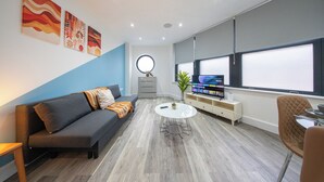 Căn hộ phong cách cổ điển, 2 phòng ngủ, không hút thuốc | Khu phòng khách