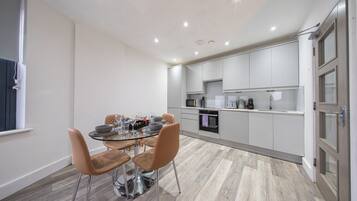 Klassiek appartement, 2 slaapkamers, niet-roken | Dineren