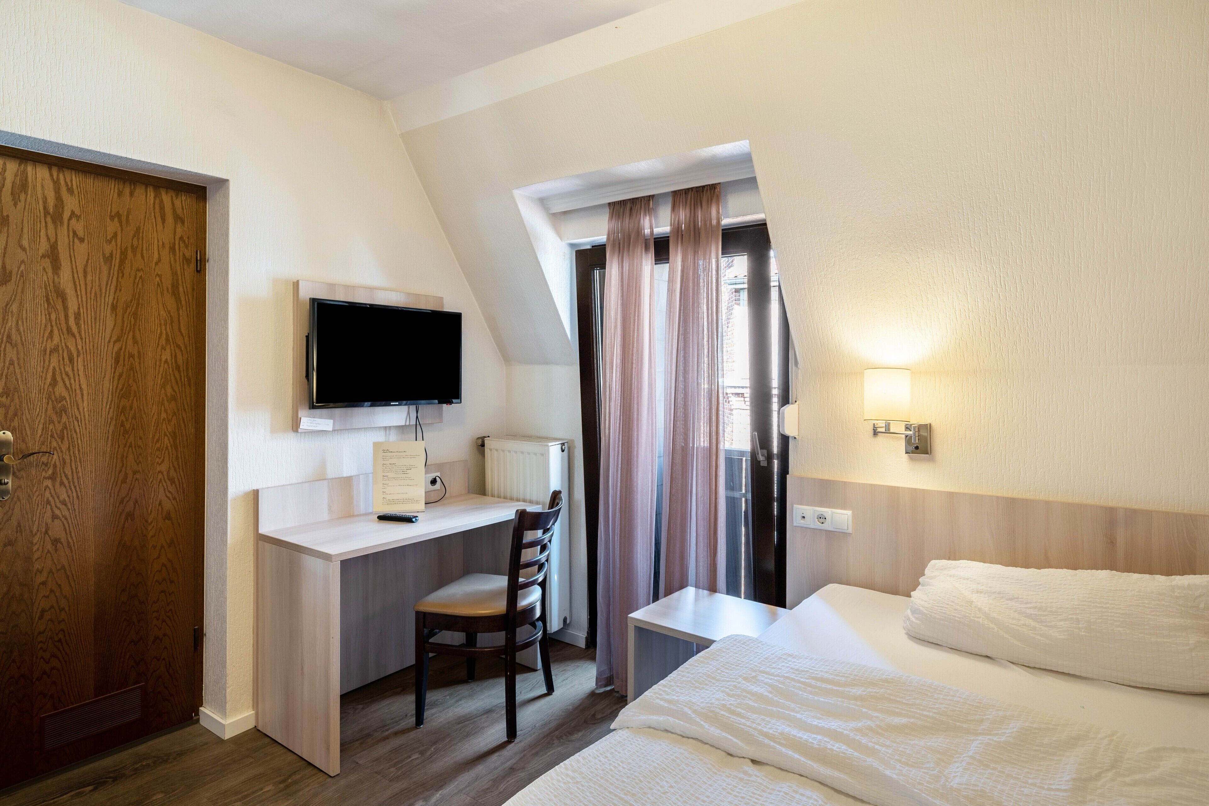 1 bedroom, WiFi, bed sheets
