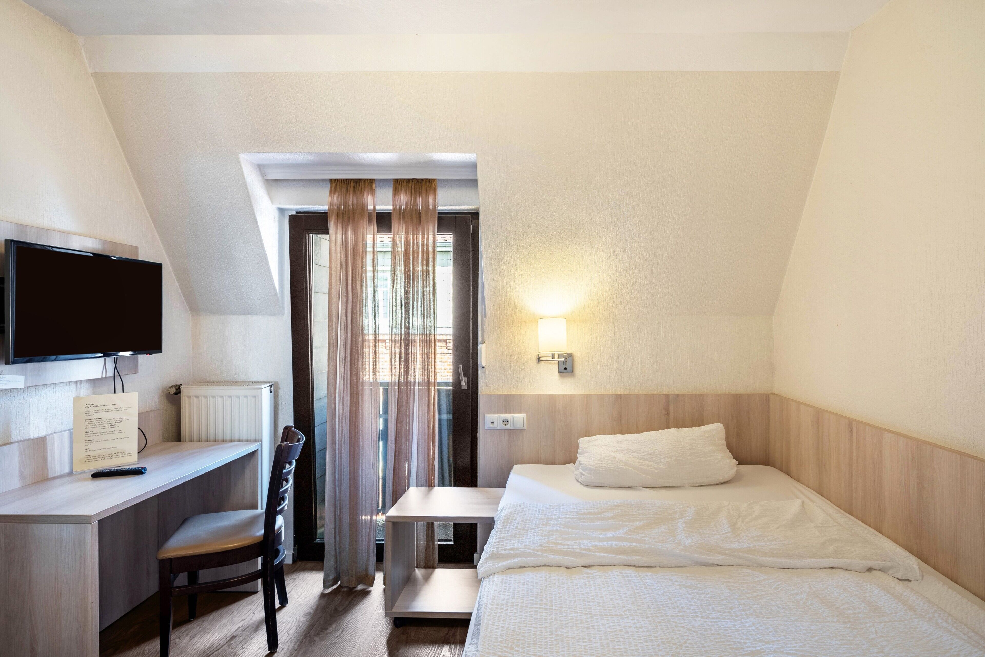 1 bedroom, WiFi, bed sheets
