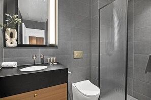 Bathroom - Modern 2BR Southbank |Views + Pool Gym Near Casino (Southbank)