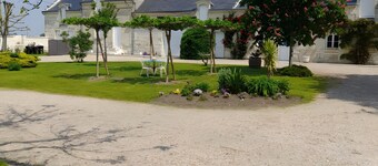 Holiday Home “Gîte Chez Le Vigneron” with Private Terrace, Wi-Fi, and Air Conditioning