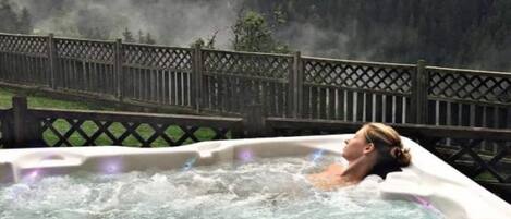 Bain à remous extérieur