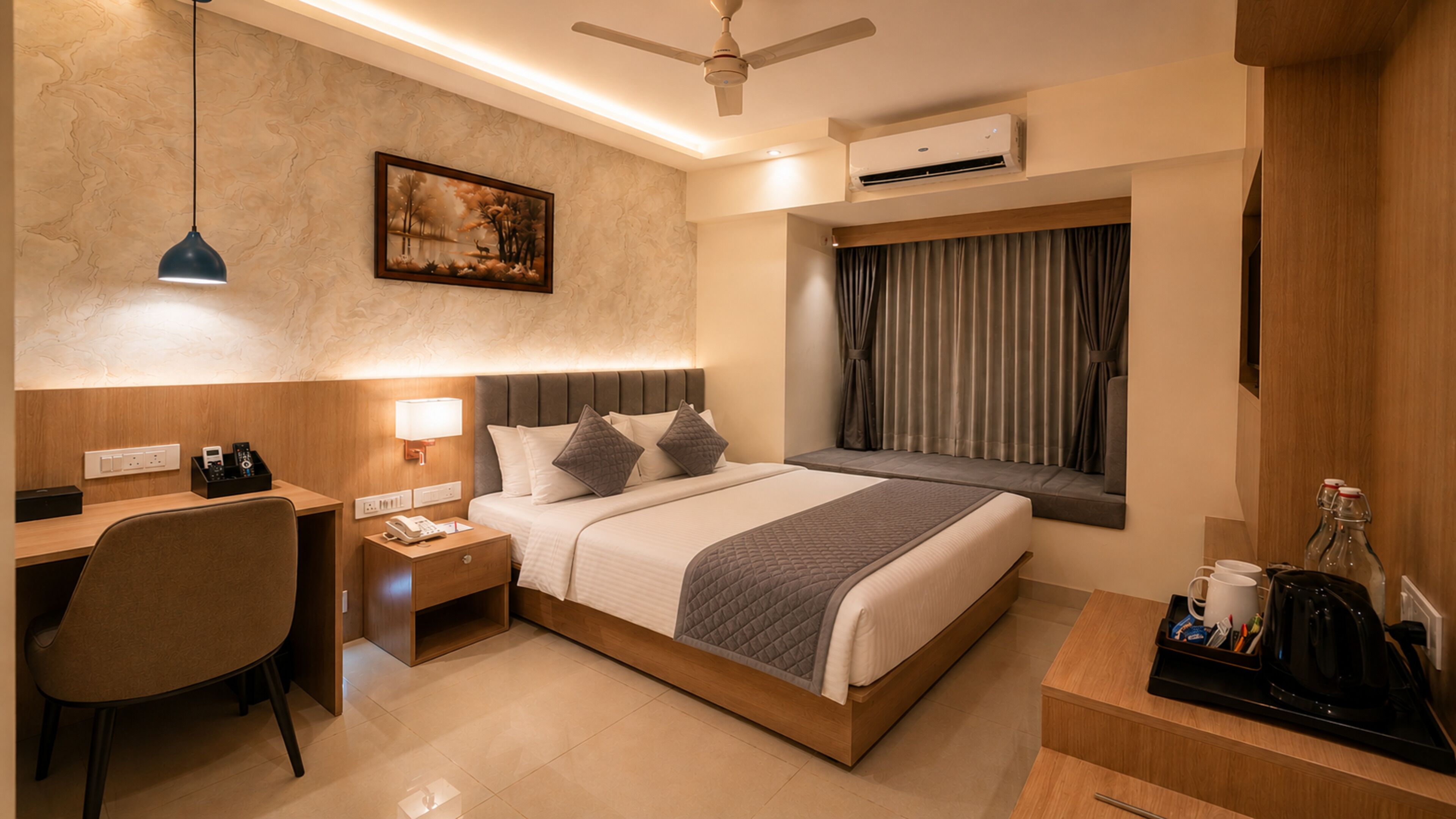 Superior Double Room | In-room safe, desk, laptop workspace, soundproofing