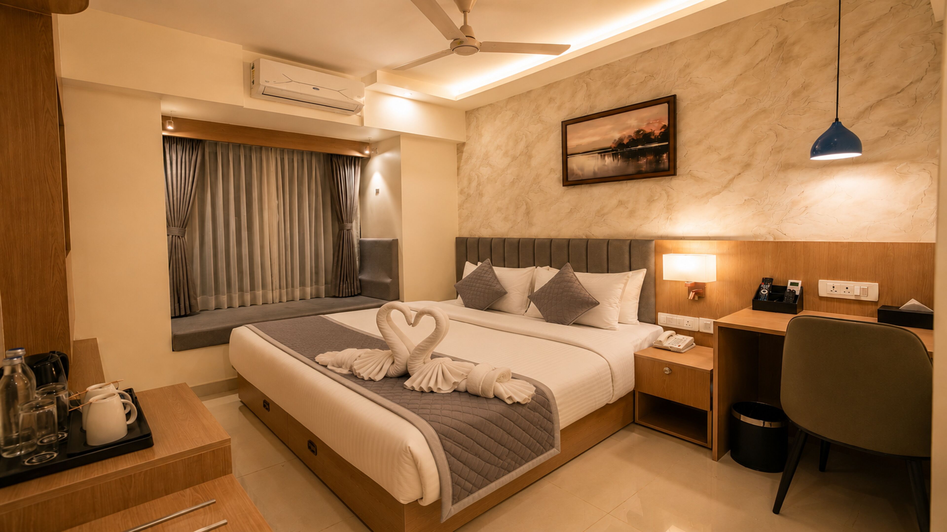 Standard Double Room | In-room safe, desk, laptop workspace, soundproofing
