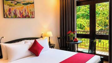 Executive Double Room, Balcony, City View | Minibar, in-room safe, blackout curtains, free WiFi