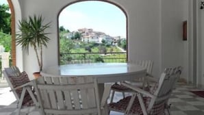 Dining - Panoramic cottage, surrounded by olive trees, overlooking the Adriatic Sea, (Borrano)