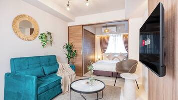 Standard Apartment, Kitchen, City View | Living area