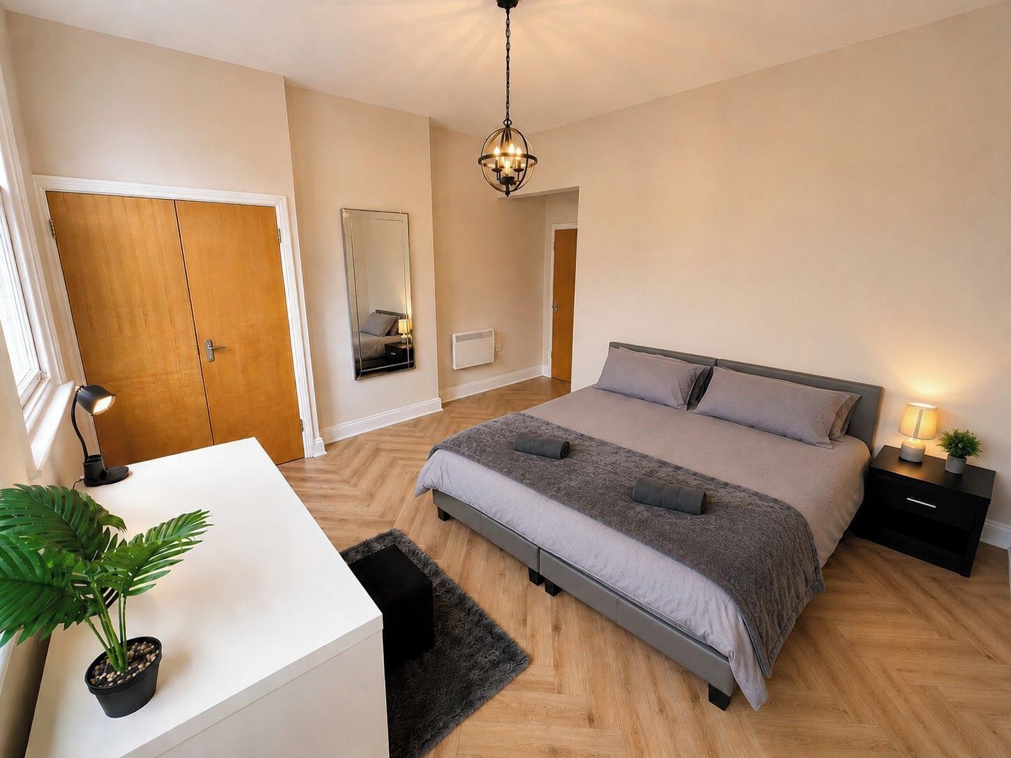 2 chambres, fer et planche à repasser, Wi-Fi, draps fournis