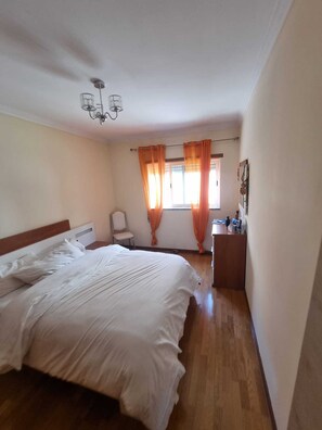 Room - Peacefull home in Barreiro (Palhais)