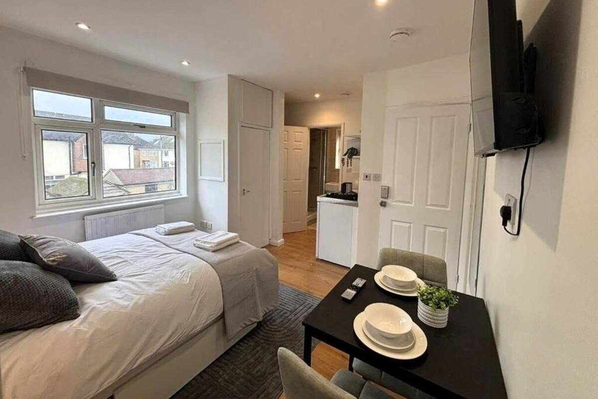 Studio, patio, kaupunkinäköala | Pimennysverhot, ilmainen Wi-Fi