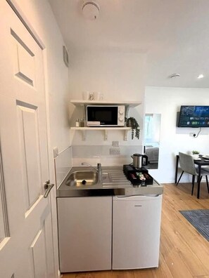 Studio, Patio, City View | Private kitchen - Oxford Dreams Studios and Apartments (Oxford)