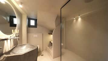 Deluxe Suite, Partial Sea View | Bathroom