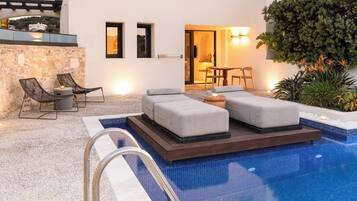 Luxury Suite, Sea View | Terrace/patio