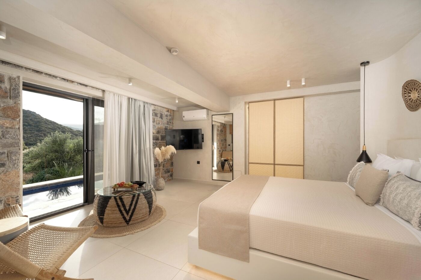 Suite Deluxe, vistas a la colina | Caja fuerte y espacio para trabajar con un portátil