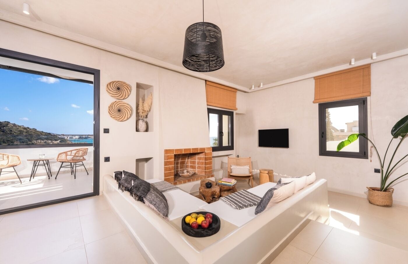 Deluxe Penthouse, Sea View | In-room safe, laptop workspace, iron/ironing board, free WiFi