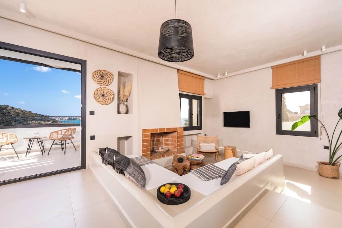 Penthouse Deluxe, vista al mar | Caja de seguridad en la habitación y espacio para trabajar con laptop