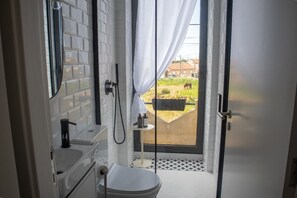 Standard Double Room, Courtyard View | Bathroom - Casa de St. Antonio (Murtosa)