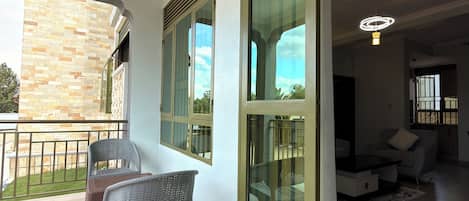 Departamento, balcón, vista al jardín | Balcón