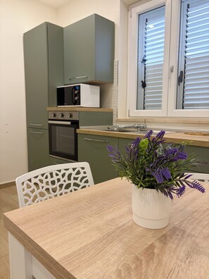 Family Apartment, Kitchen | Dapur peribadi | Cerek elektrik 