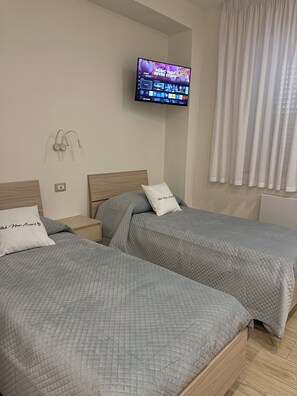 Family Apartment, Kitchen | Kalis bunyi, seterika/papan seterika, Wi-fi percuma 