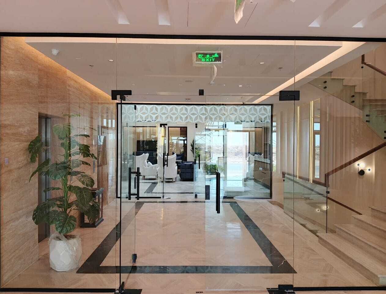 Lobby-lounge