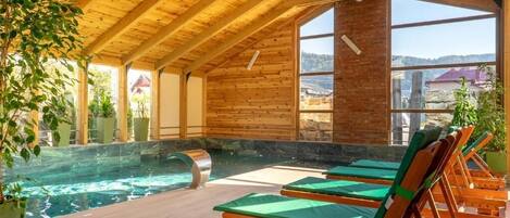 Piscine intérieure