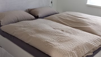 2 bedrooms, WiFi, bed sheets