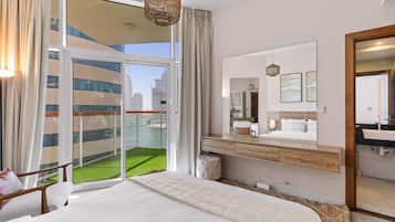 2 bedrooms, in-room safe, iron/ironing board, free WiFi