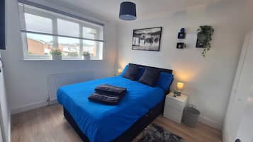 3 bedrooms, iron/ironing board, WiFi, bed sheets