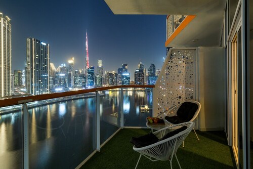 Gogoto 2BR Super Premium Canal & Burj Khalifa View