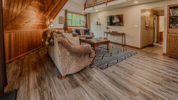 Cabin, Multiple Beds, Fireplace, Garden View (Gateway to Glacier) | Living area