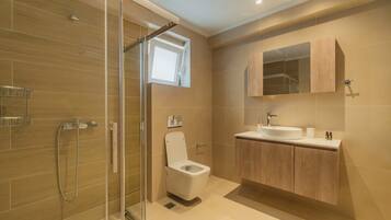 House, Sea View | Bathroom | Shower, rainfall showerhead, free toiletries, hair dryer