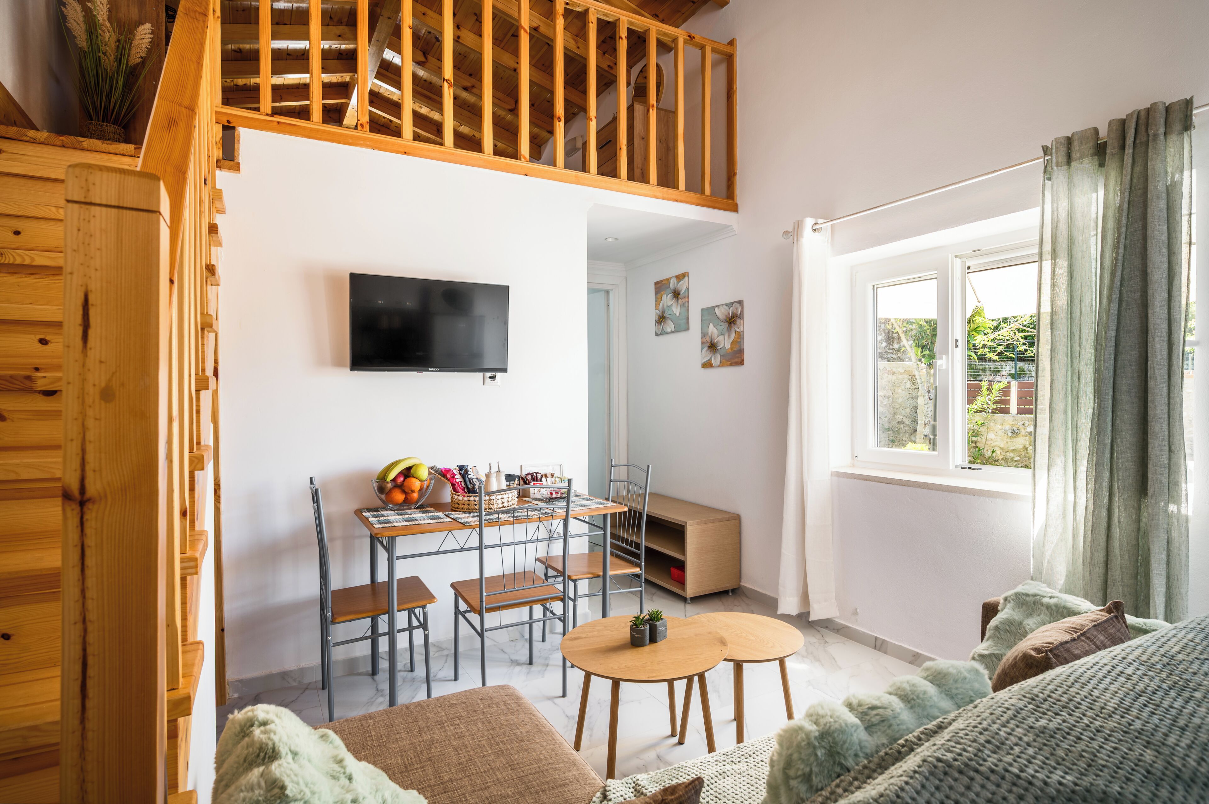 House, Hot Tub, Garden View | Interior