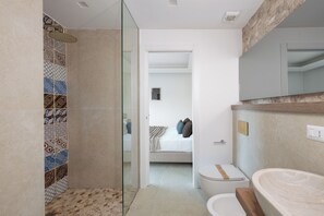 Bathroom - Vrbo Property (Sicilia)