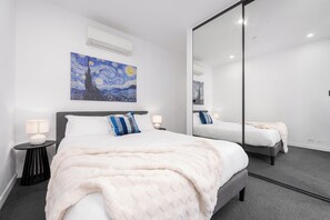 2 quartos, ferros/tábuas de passar roupa, Wi-Fi, roupa de cama